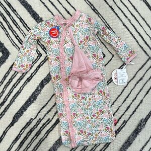 Magnetic Me gown and hat NWT!!NB- 3m pajama sack